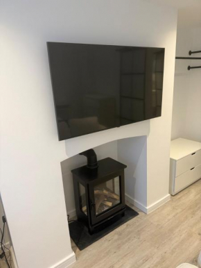 Large 1 bedroom self contained garden flat